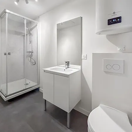 Pepites Rares En Bord D'allier, Decouvrez Trois T1 Renoves, Proches Vichy Et Saint-yorre, Transports, Thermes Et Toutes Commodites Abrest