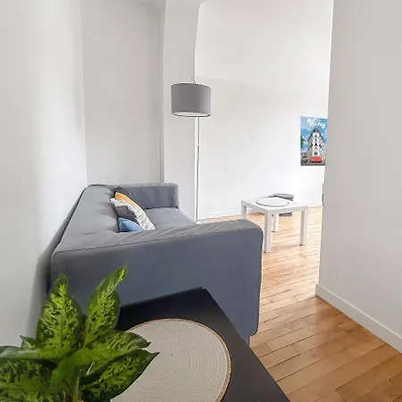 Pepites Rares En Bord D'allier, Decouvrez Trois T1 Renoves, Proches Vichy Et Saint-yorre, Transports, Thermes Et Toutes Commodites * Abrest