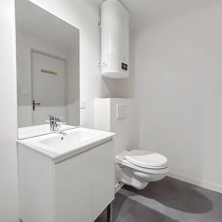 Pepites Rares En Bord D'allier, Decouvrez Trois T1 Renoves, Proches Vichy Et Saint-yorre, Transports, Thermes Et Toutes Commodites Abrest