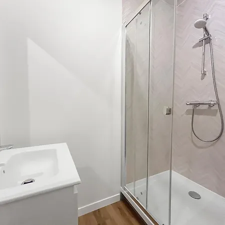 Pepites Rares En Bord D'allier, Decouvrez Trois T1 Renoves, Proches Vichy Et Saint-yorre, Transports, Thermes Et Toutes Commodites *