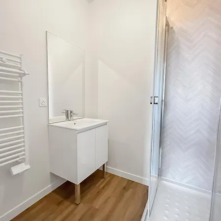 Apartamento Pepites Rares En Bord D'allier, Decouvrez Trois T1 Renoves, Proches Vichy Et Saint-yorre, Transports, Thermes Et Toutes Commodites