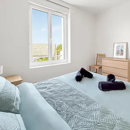 Pepites Rares En Bord D'allier, Decouvrez Trois T1 Renoves, Proches Vichy Et Saint-yorre, Transports, Thermes Et Toutes Commodites *