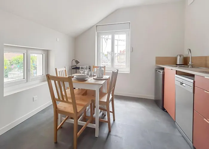 Pepites Rares En Bord D'allier, Decouvrez Trois T1 Renoves, Proches Vichy Et Saint-yorre, Transports, Thermes Et Toutes Commodites Apartment