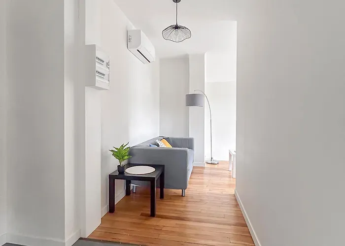 Pepites Rares En Bord D'allier, Decouvrez Trois T1 Renoves, Proches Vichy Et Saint-yorre, Transports, Thermes Et Toutes Commodites Apartment